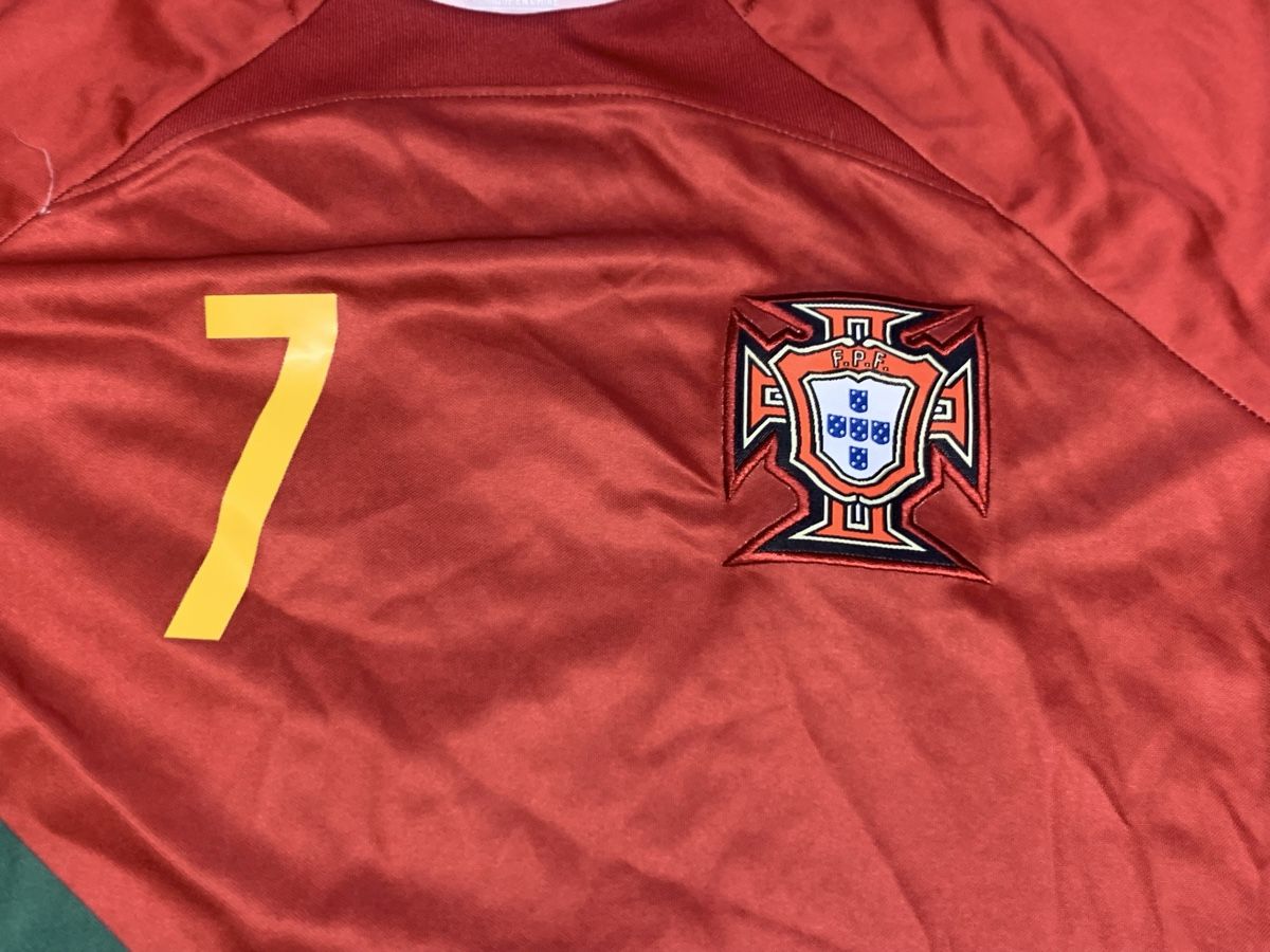 Leibchen & Hosen: Fussball Trikot, Gr. M, Ronaldo – Defekt aus Buus von 2013dp 2
