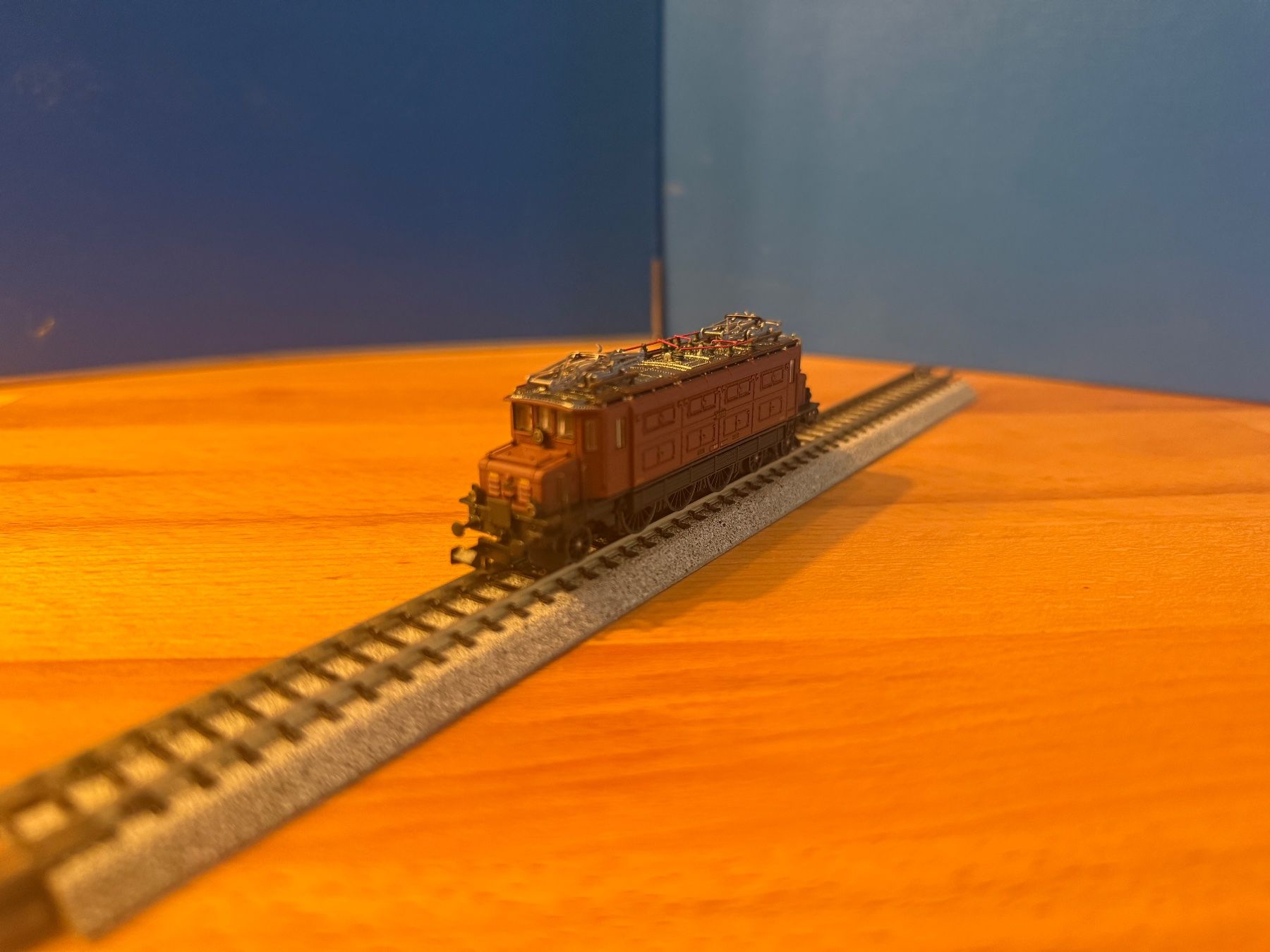 Piko Modelleisenbahnen: PIKO Ae 3/6 I in Braun – Gebraucht aus Diemtigen von Mpsj4