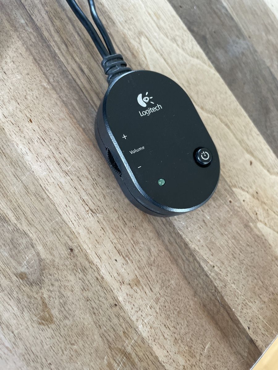 Logitech Lautsprecher: Logitech PC Lautsprecher-System 2.1 Subwoofer – Gebraucht aus Fällanden von  2