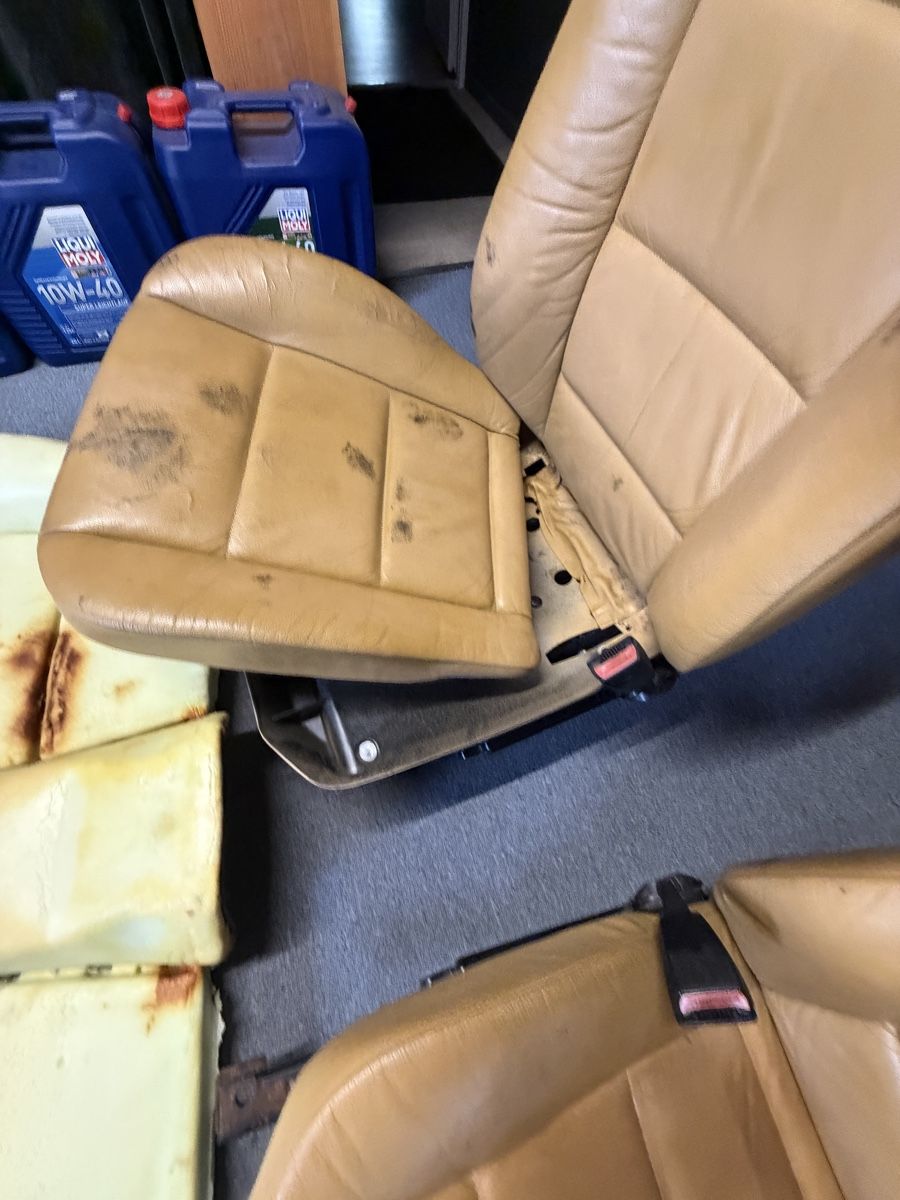 BMW Tutti pezzi di ricambio auto: Bmw e36 cabrio sitze – Usato da hausen am albis venduto da rom_5zdn 7