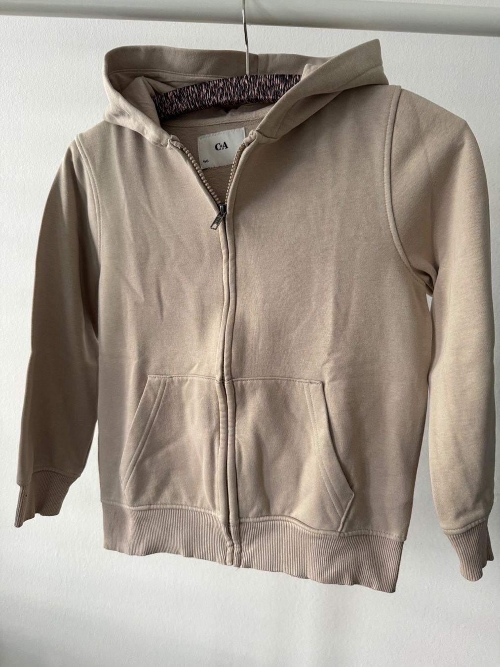 C&A Maglioni & Felpe: C&A Kapuzenpullover Gr 140 – Usato da Zürich venduto da AninANILOKIN