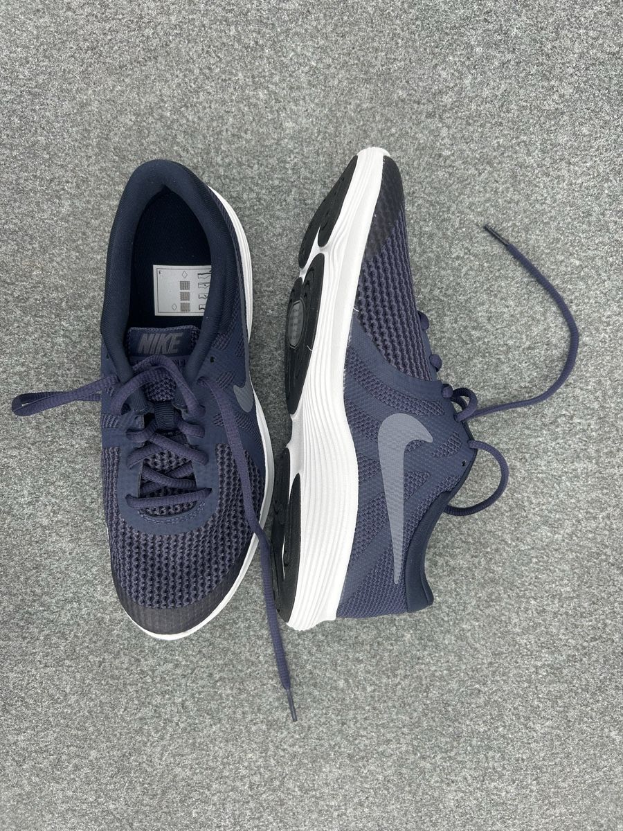 Nike Scarpe da uomo: Neue Nike Revolution 4  Gr. 40 / 7Y – Nuovo e nell'imballaggio originale da Kloten venduto da Somers 1