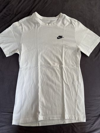 T-Shirt Nike weiss mit Logo Grösse S guter Zustand