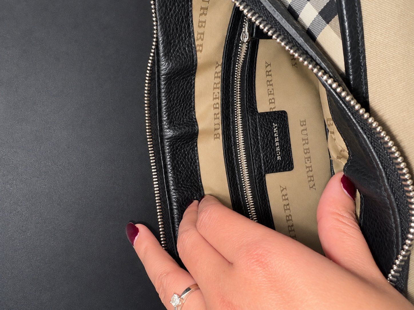 Burberry Borse da donna: Sac Burberry à motif Nova – Usato da Romont FR venduto da Djeb7 4