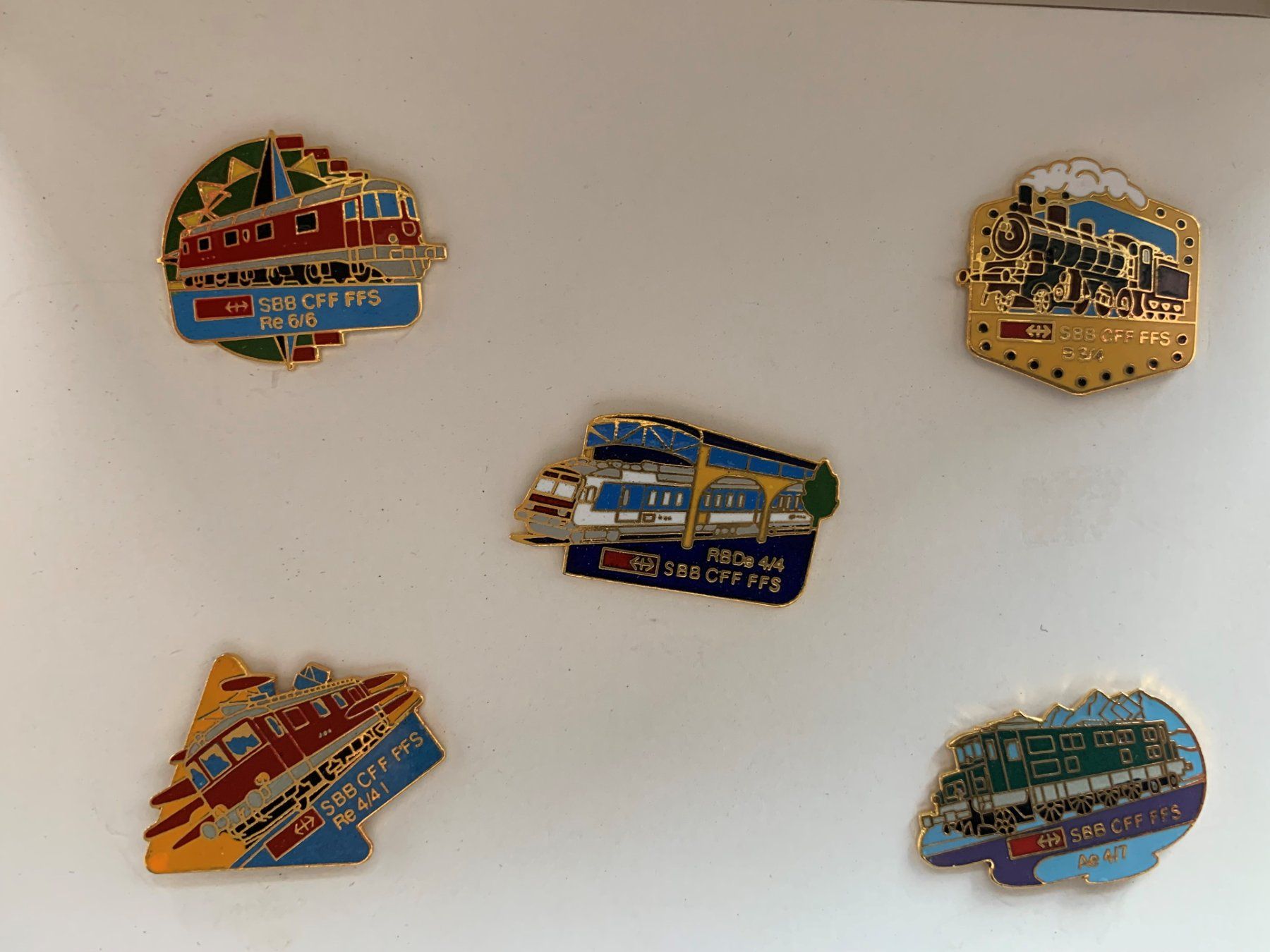 SBB/CFF/FFS Plaketten & Abzeichen: 2 Sets SBB-Pins – Gebraucht aus Ebnat-Kappel von pourlemerite 2