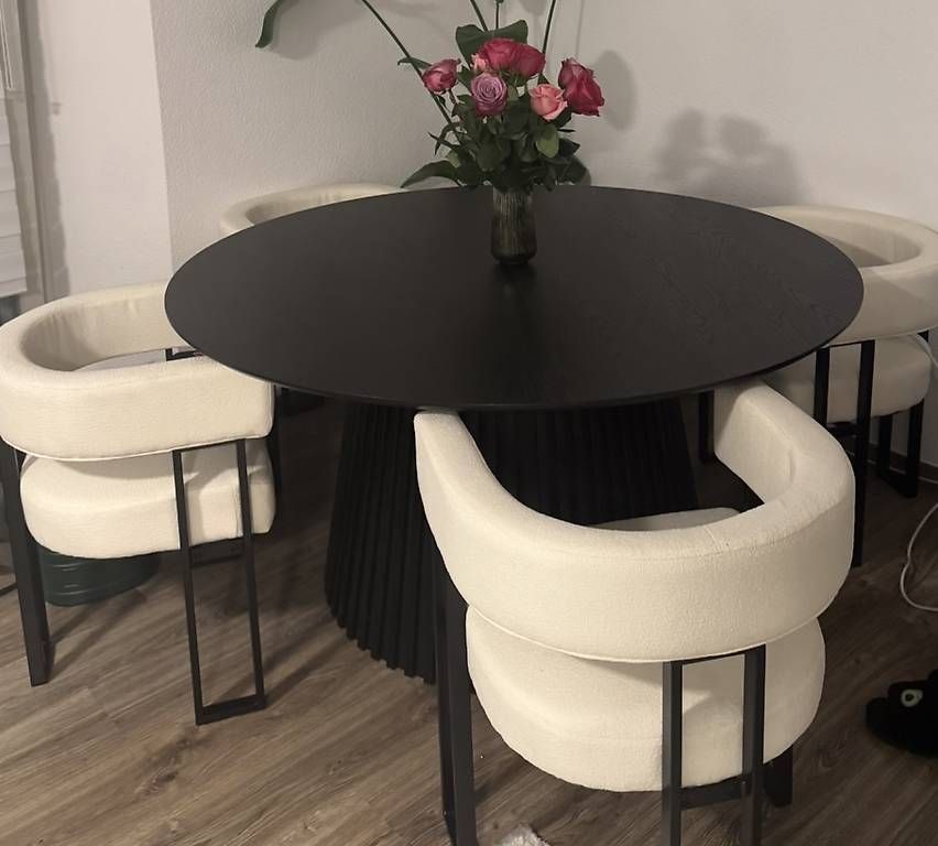Set di tavolo e panche: Esstisch + 4 Stühle – Usato da Bennwil venduto da daf_7qgk