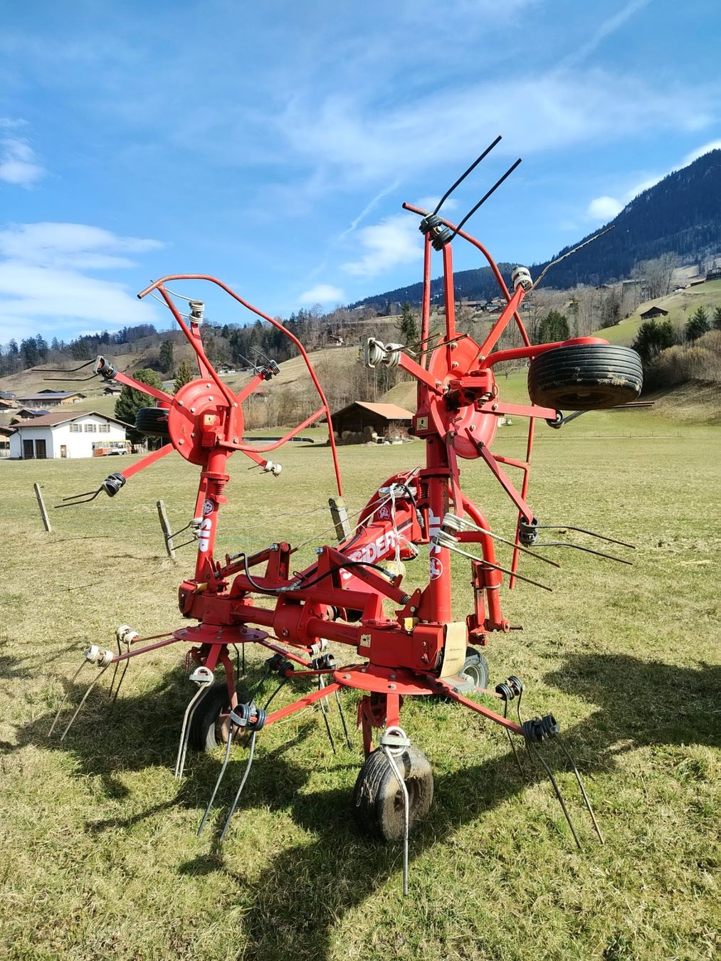 Kreiselheuer Zetter Heuwender Sip Spider 450 Hidro (Defekt) in ...