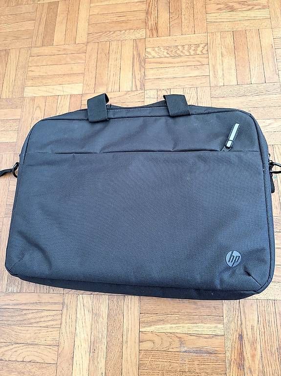 Borse: Komplett neu- HP Notebooktasche 14-15 – Usato da Niederuzwil venduto da Aurora_88
