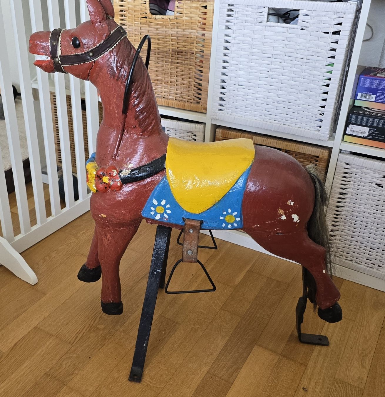 Jouets: kleines "Karussellpferd" für Garten oder ähnliches . – D'occasion à zürich par Wunderkind 1