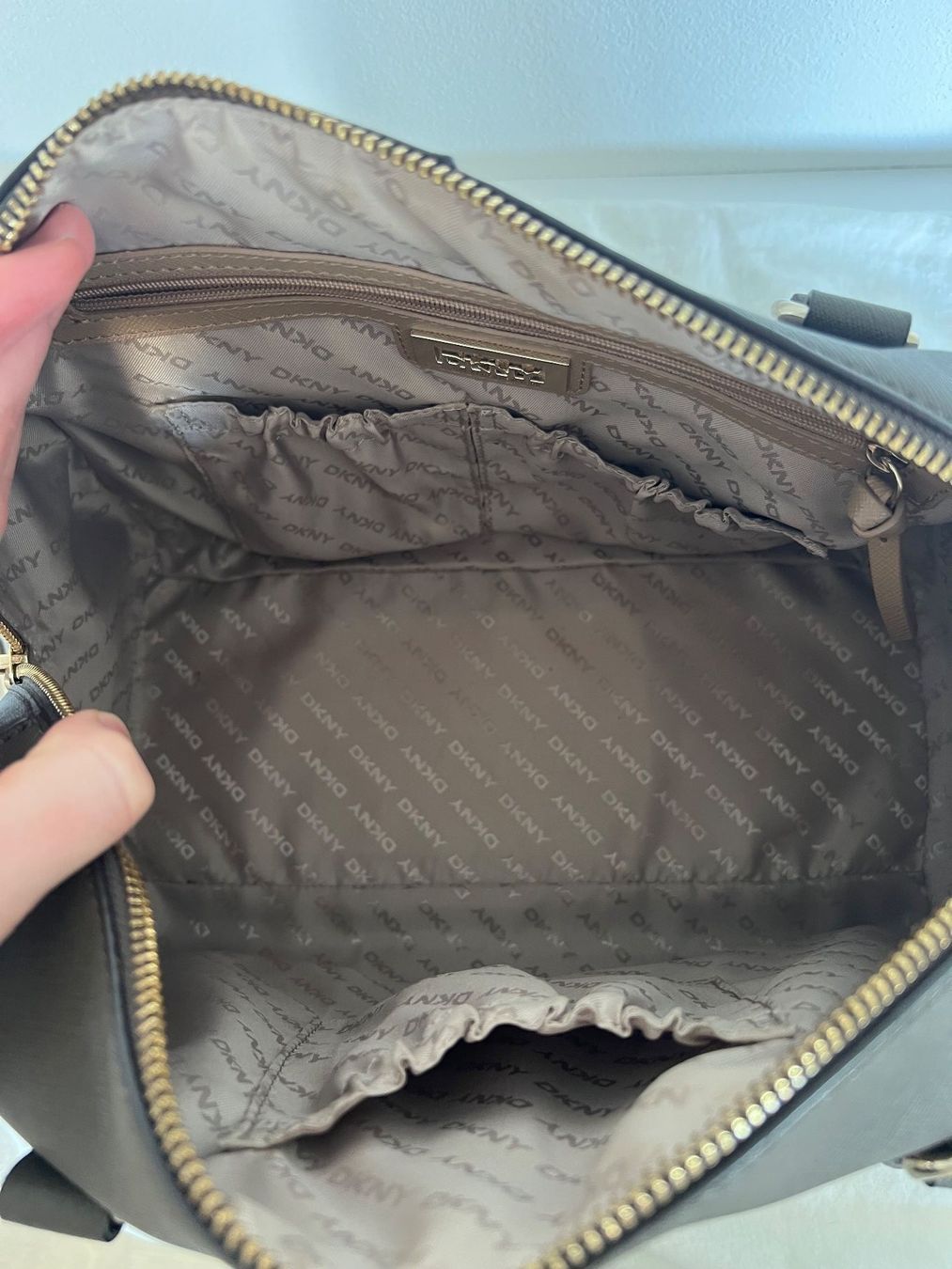 DKNY Sacs femmes: DKNY Handtasche braun – D'occasion à Schenkon par beetastic 8