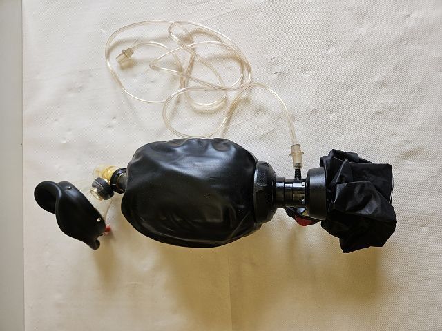 Medizinische Geräte: Notfallkoffer – Gebraucht aus Wetzikon ZH von voprar 4