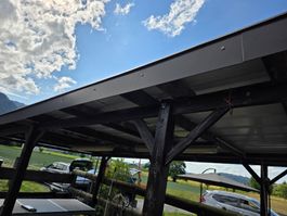 Schöner Unterstand / Carport im Sommer zu verkaufen! ☀️🌲