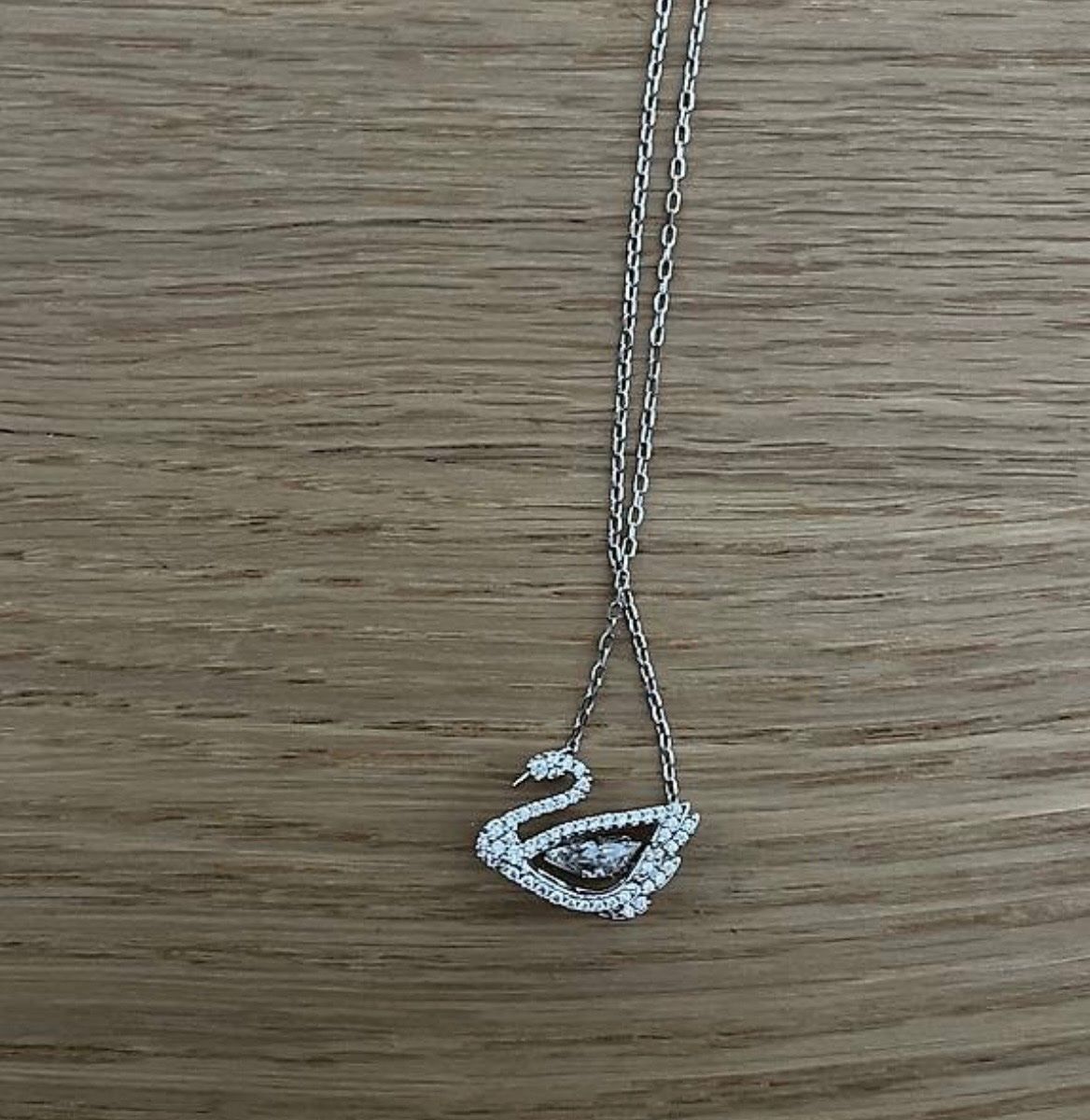 Swarovski Catenine: Swarovski Schwan Kette – Usato da Goldach venduto da ver_8jxb