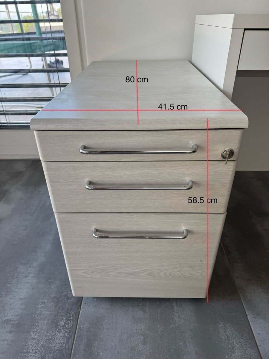 Korpus: Registraturschrank mit Schloss – Gebraucht aus Oftringen von kar_y2tf