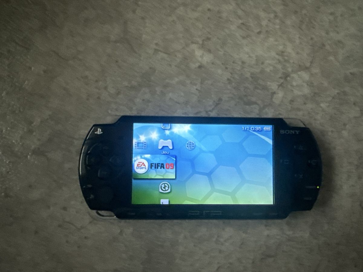 Sony Console: Psp 2004 13 jeux  – Usato da Fribourg venduto da dio_79ds 1