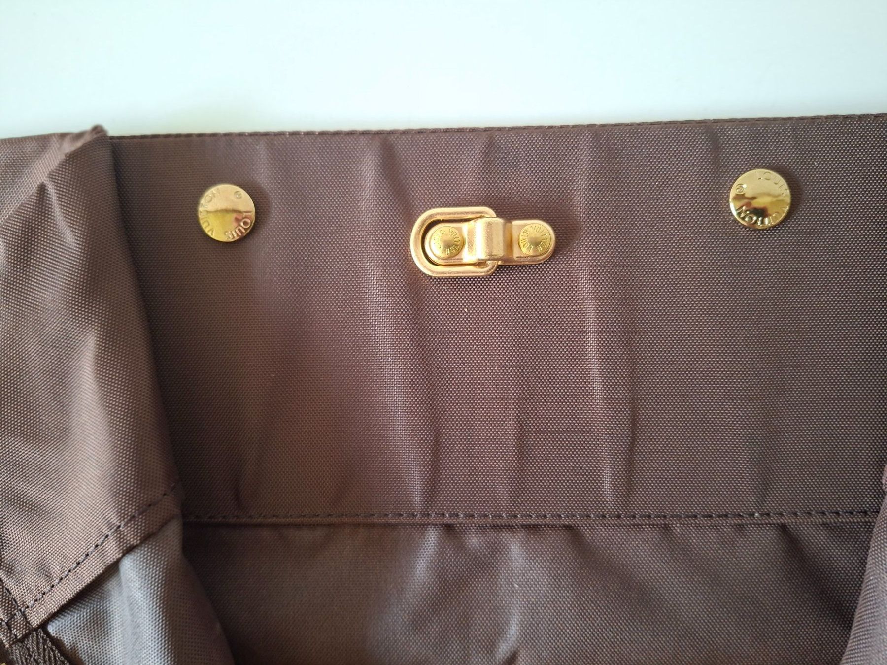 Louis Vuitton Sacs: LOUIS VUITTON  Kleidersack / Kleiderschutzhülle – Neuf (Voir description) à Zürich par Daniel517 5