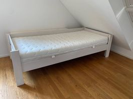Bettrahmen weiss mit/ohne Matratze (90cm/200cm)