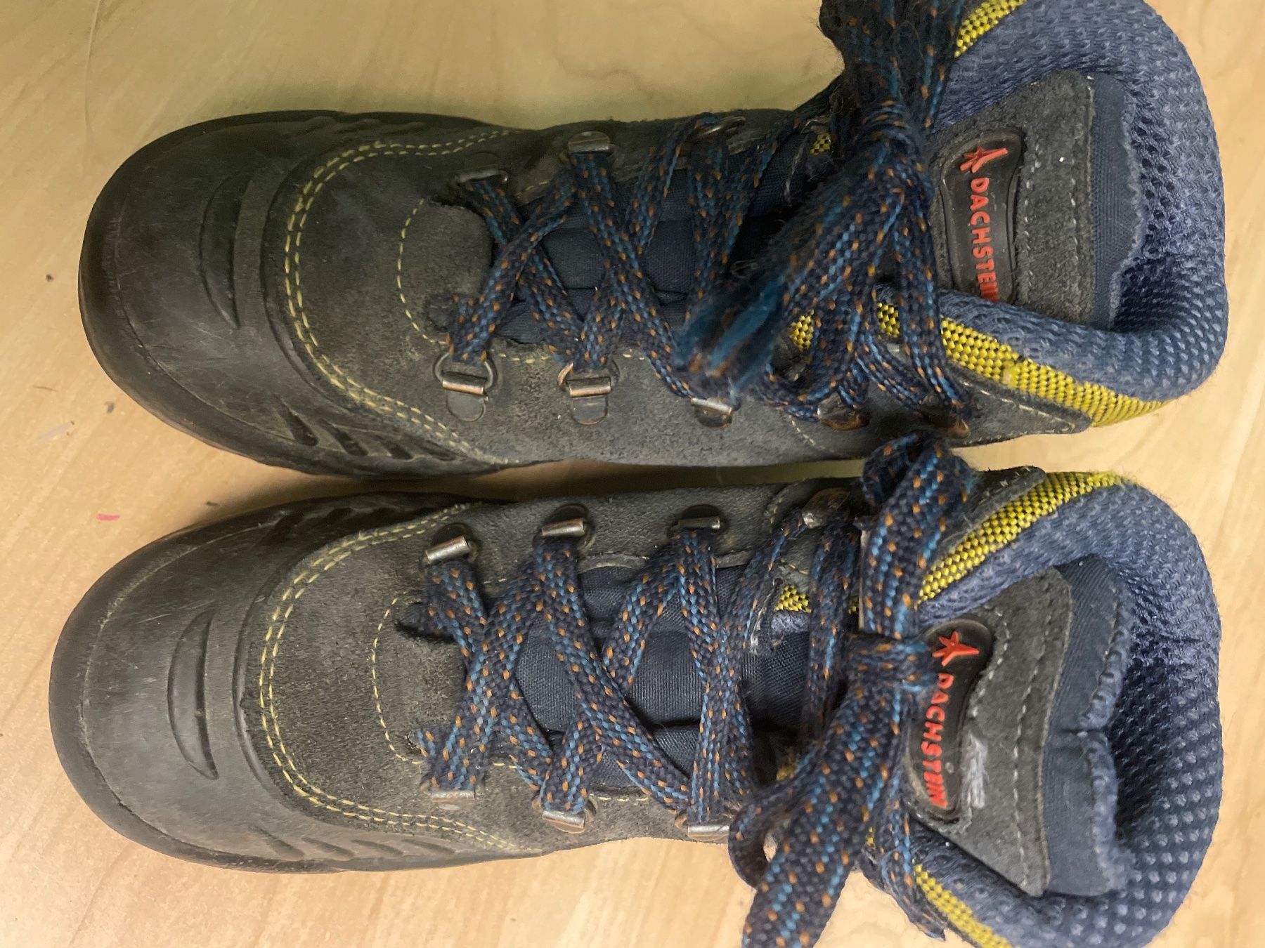 Chaussures hommes: Dachstein Wanderschuhe Gr.33 – D'occasion à Obergerlafingen par cabo4 1
