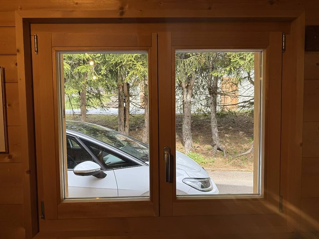 Fenster: Fenêtre en bois double vitrage – Gebraucht aus Morgins von bra_5qqy 1