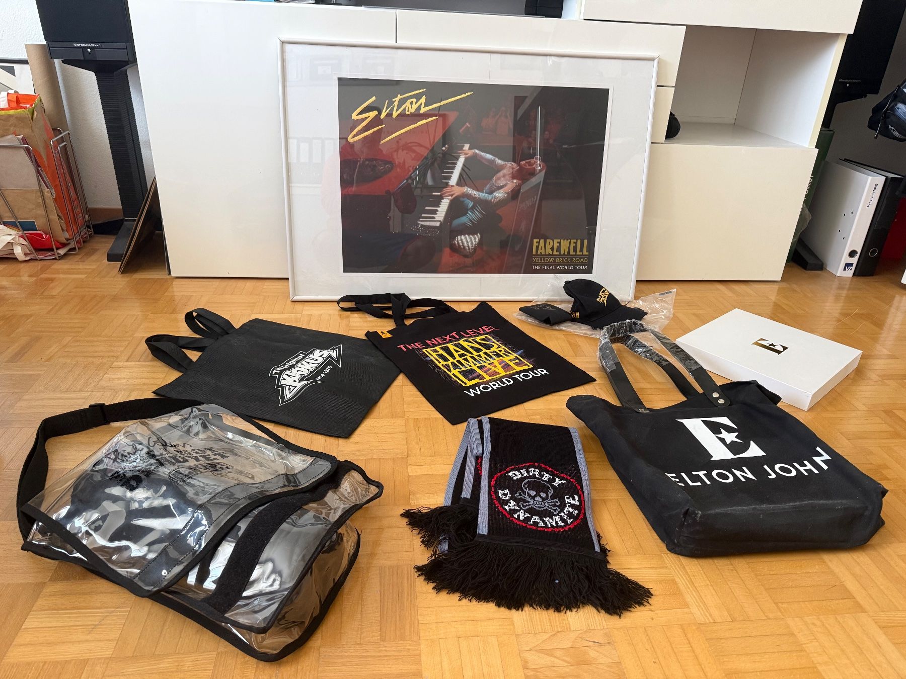 Borse: Elton John VIP gift set neu – Nuovo (secondo la descrizione) da Affoltern am Albis venduto da Partyfruit 1