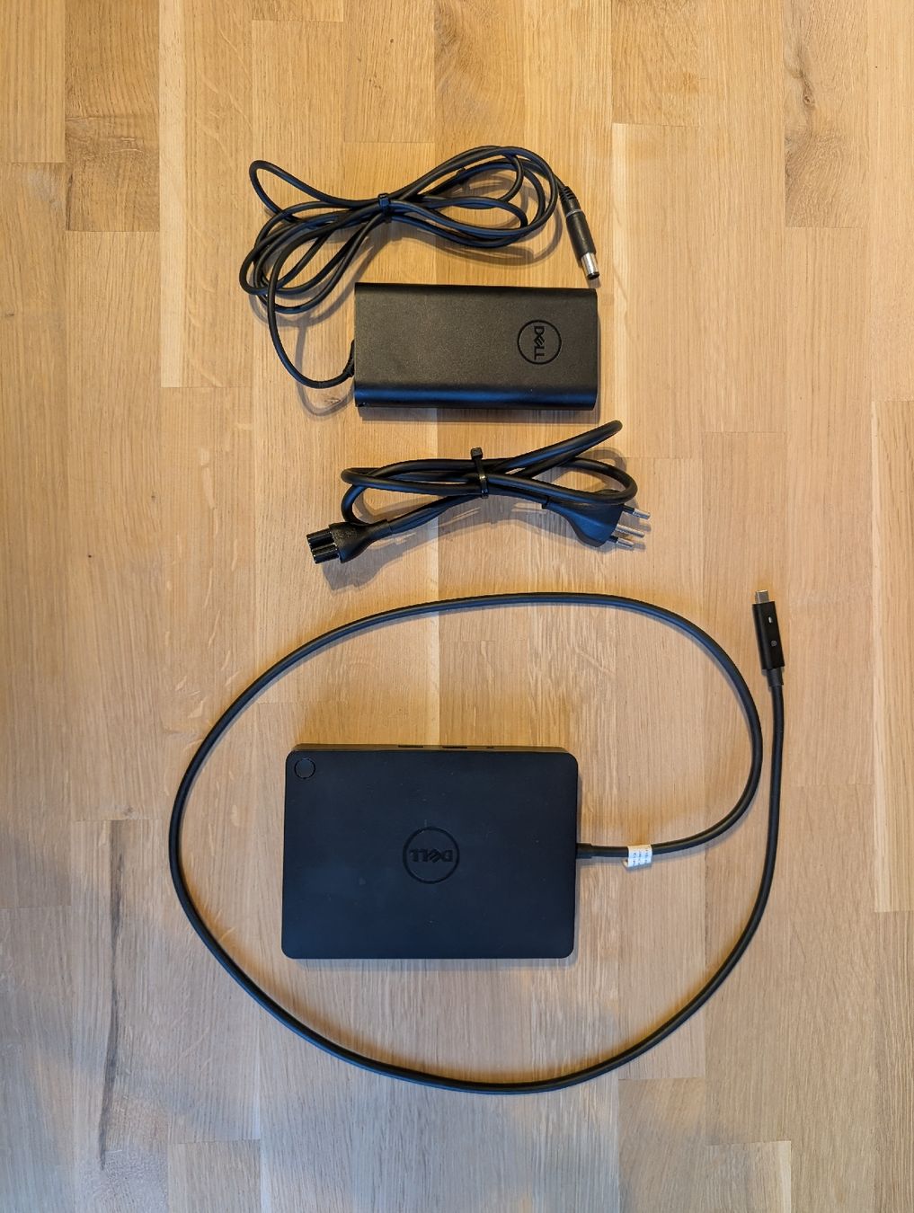 Dell Docking station: Dell WD15 Docking Station  mit USB C, neuwertig – Usato da Obfelden venduto da jergo 2
