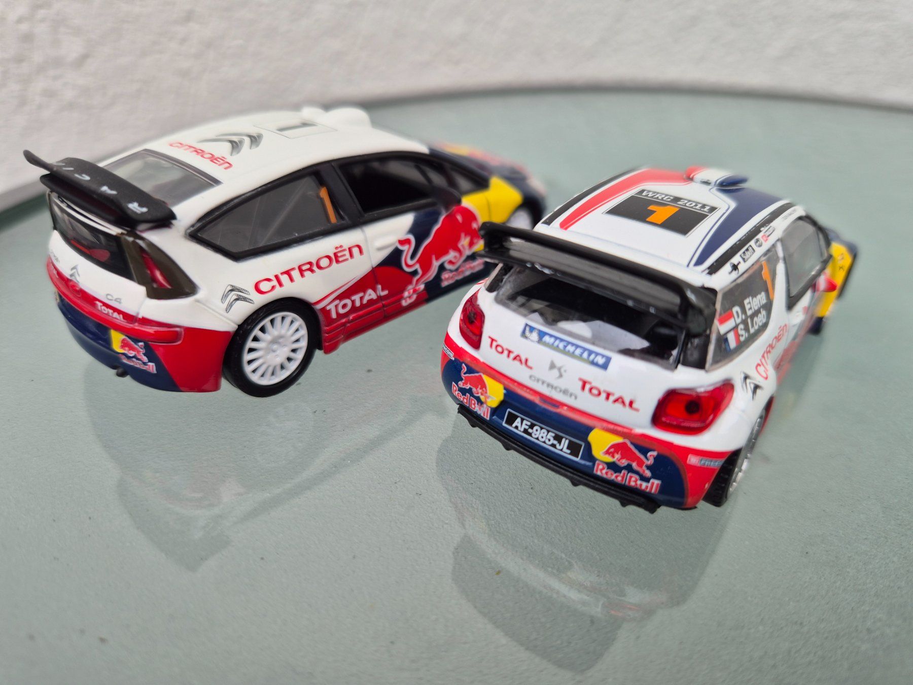 Citroën Modellini d'auto: Citroen DS und C4 Red Bull 1:43 – Usato da Oberbuchsiten venduto da laffite54 1