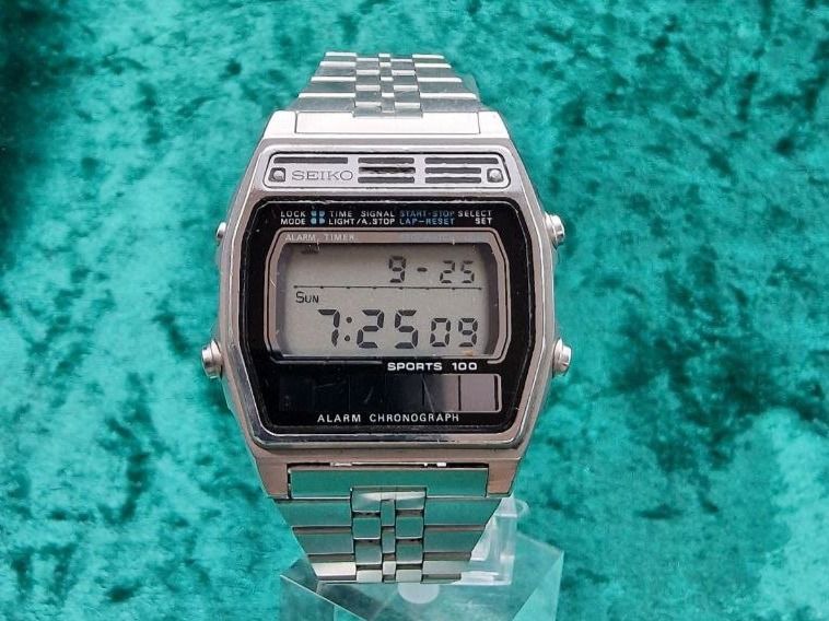 Gebrauchte Digital LCD SEIKO SPORTS 100 ALARM CHRONOGRAPH