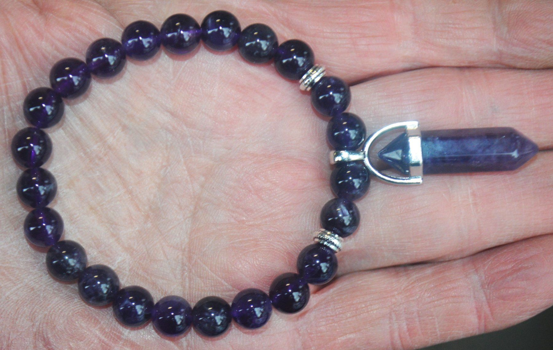 Armbänder & -reifen: Armband X-310 – Amethyst Perlen mit Säule - elastisch – Neu und originalverpackt aus Goldiwil (Thun) von han_v5b7