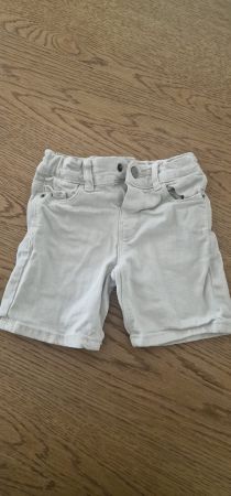 Zara Short Kinder Beige Grösse 110 eher 4jahre