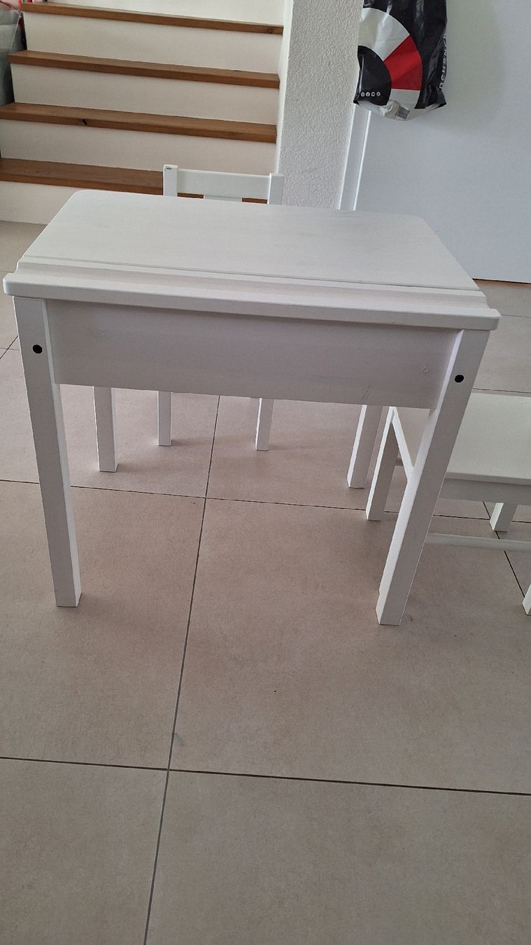 Bureaux: Bureau enfant 2 chaises – D'occasion à Signy par Galiman5 3