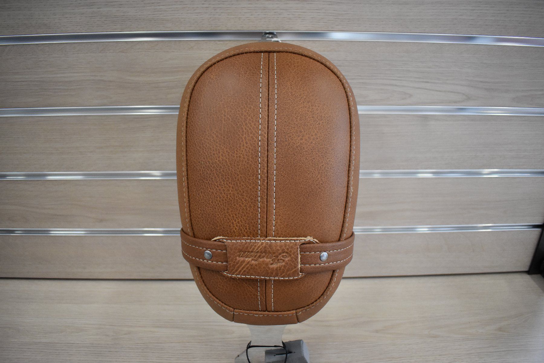 Indian Motorcycle Tutti i ricambio per moto: Indian Motorcycle - Passenger Seat – Nuovo e nell'imballaggio originale da Besenbüren venduto da Senag2020