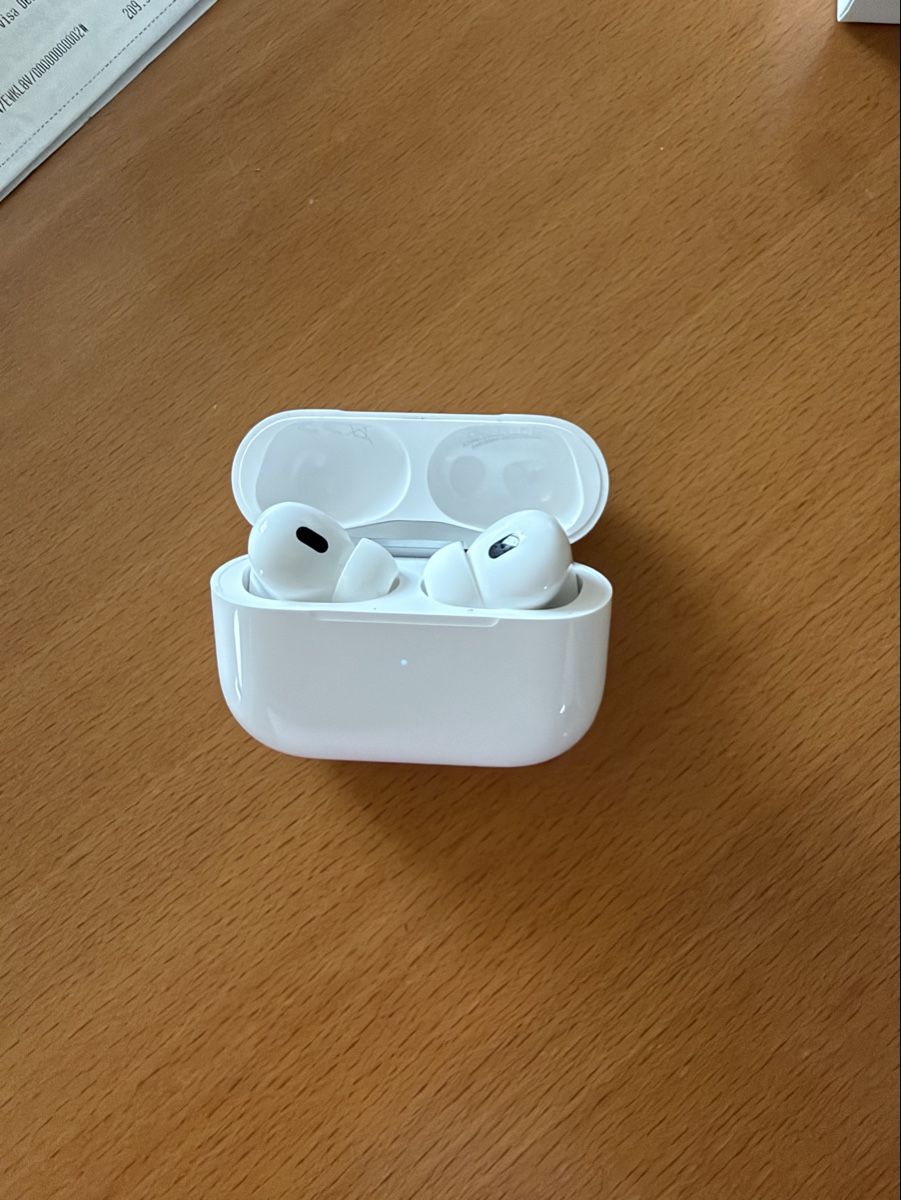 Apple Cuffie: Apple AirPods Pro 2te Generation  – Usato da Murgenthal venduto da Tina_4055 2