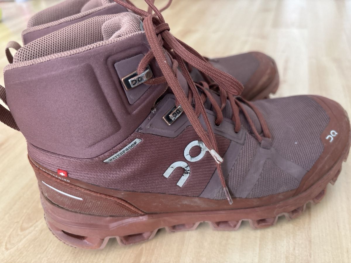 On Scarpe da donna: On Cloud Hi Waterproof Damen Wanderschuhe Gr. 37.5 – Usato da Nebikon venduto da Draga25 1