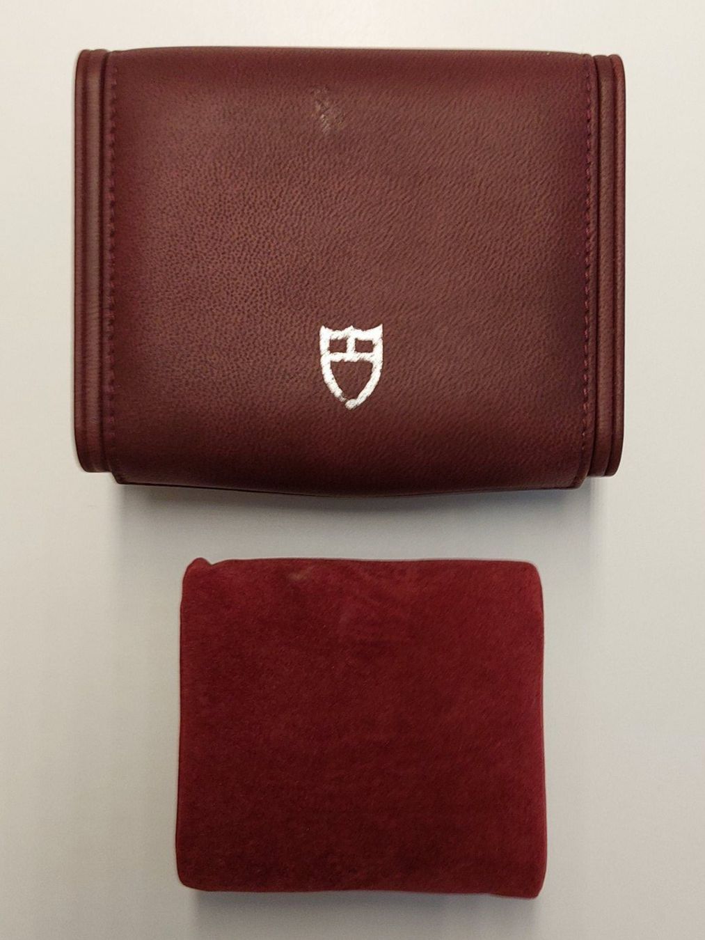 Tudor Uhrenboxen: Tudor Box 93 00 04 bordeauxrot – Gebraucht aus St. Gallen von shatcy 3