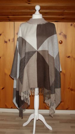 Poncho Umhang div. braun Gr. XL totale breite 154cm