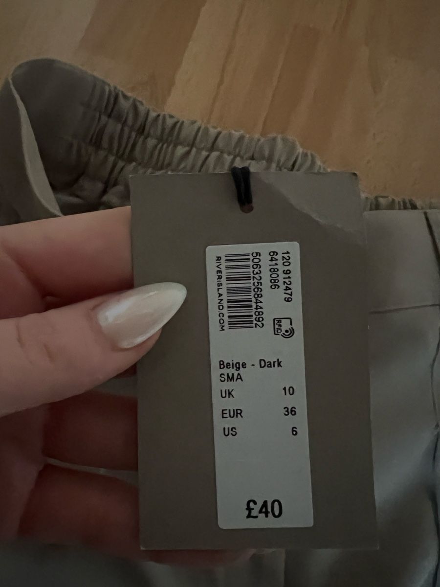 Pantaloni: Hose, beige, Gr. 36 – Nuovo e nell'imballaggio originale da Kirchberg BE venduto da lea_kb6y 2