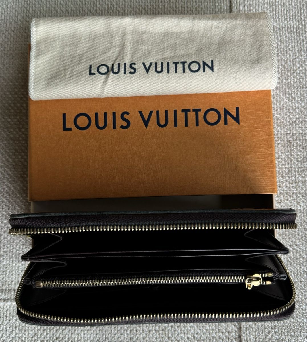 Louis Vuitton Portamonete: Louis Vuitton Zippy Amarante Wallet – Usato da Villars-sur-Glâne venduto da Sunshine-8 2