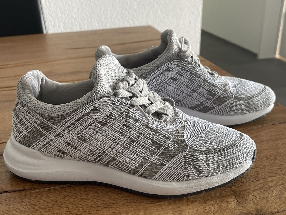 Scarpe da donna: Neue Turn- Laufschuhe – Nuovo (secondo la descrizione) da Zufikon venduto da lea050