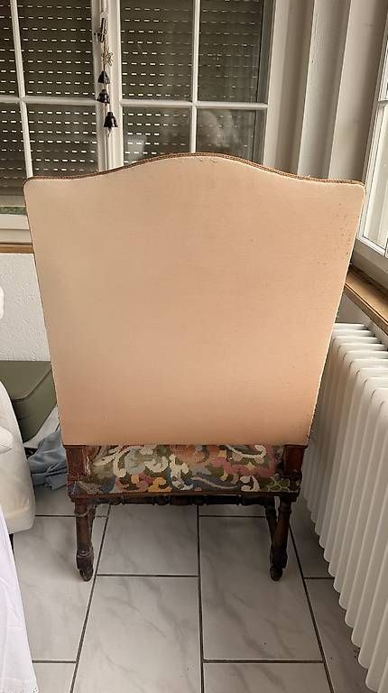 Poltrone: Antiker Fauteuil (frisch bezogen) – Usato da Bern venduto da dexter123 1