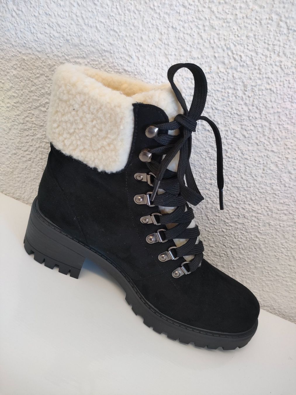 Scarpe da donna: Wunderschöne Damen-Stiefeletten schwarz – Nuovo (secondo la descrizione) da Dietikon venduto da MJ_Sporting 2