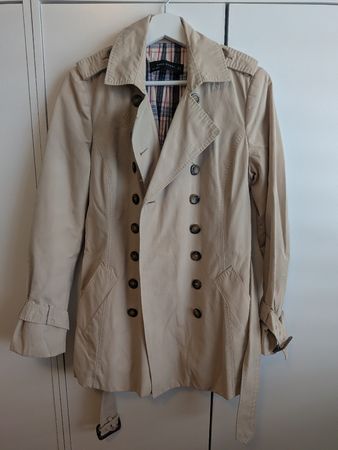 Zara Woman Trench Coat, size M - Perfect for spring/autumn!