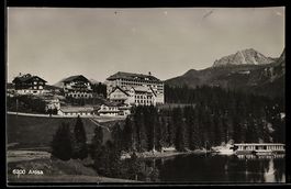 AK Arosa, Hotelanlage am See mit Wald und Bergpanorama