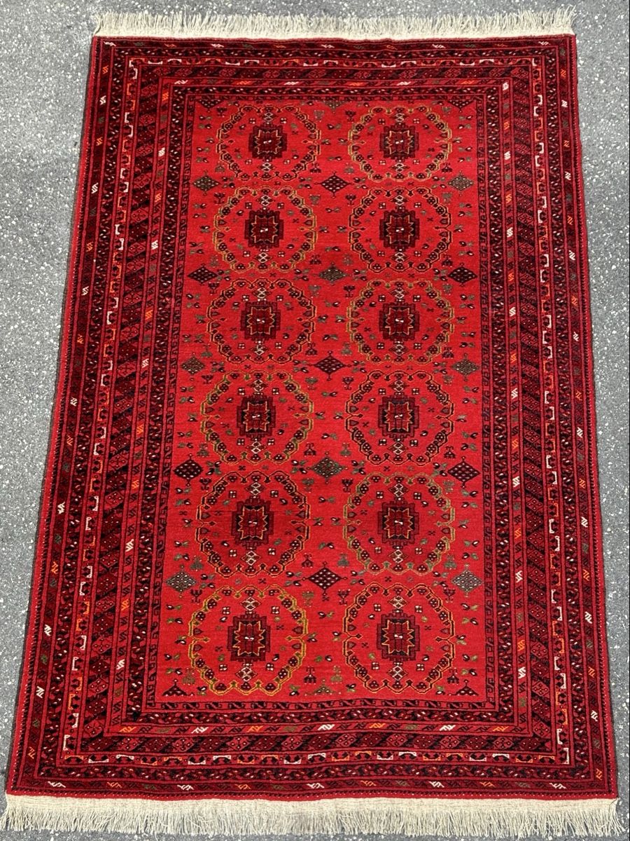 Teppiche: Orientteppich mit traditionellem Muster 232x156.cm – Gebraucht aus Sempach von Star7