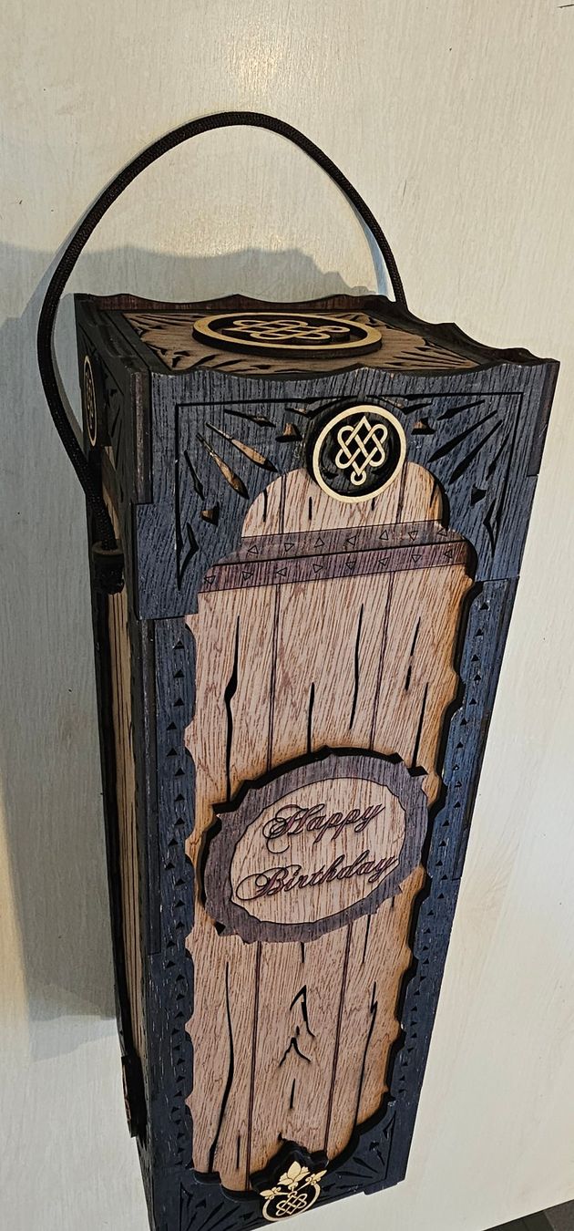 Altro in Decorazioni & Accessori: Flaschen Geschenkbox aus Sperr-Holz – Nuovo (secondo la descrizione) da Birsfelden venduto da missnamrit 2
