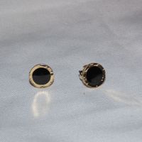 Clips d'oreilles Chic Dorés/Noirs - Élégants & Tendance!
