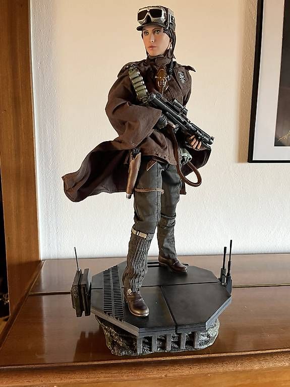 Statuette: Jyn Erso - Sideshow - Star Wars - Premuim Format  – Usato da Blonay venduto da rou_vr7k