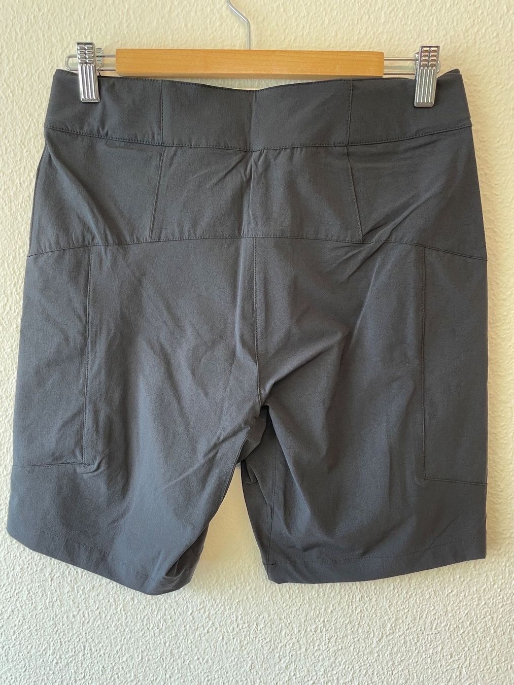 2117 Pantaloni: NYKIL ACTIVE SHORT Women – Nuovo (secondo la descrizione) da Brig venduto da SnowWhiteDist 1