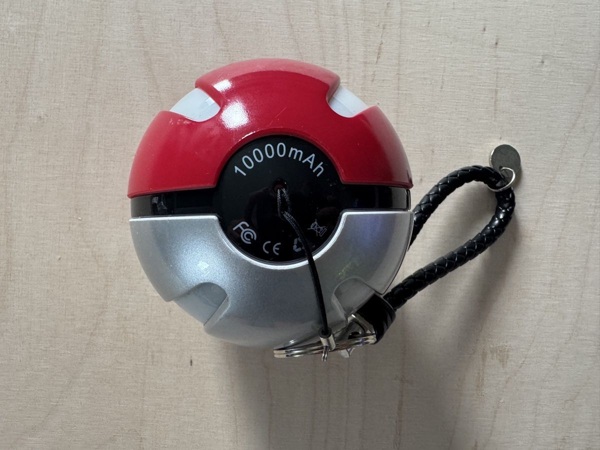 Console: Pokemonball - Powerbank – Usato da Siebnen venduto da MikeK94