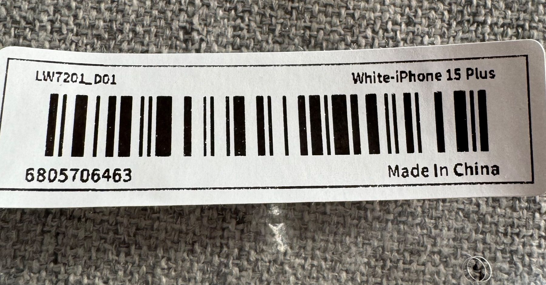 Apple Cover & Protezioni schermo: 2 coques neuve en  Silicone iPhone 15 plus avec cordon – Nuovo e nell'imballaggio originale da moudon venduto da jaunejaunelapinjaune 6