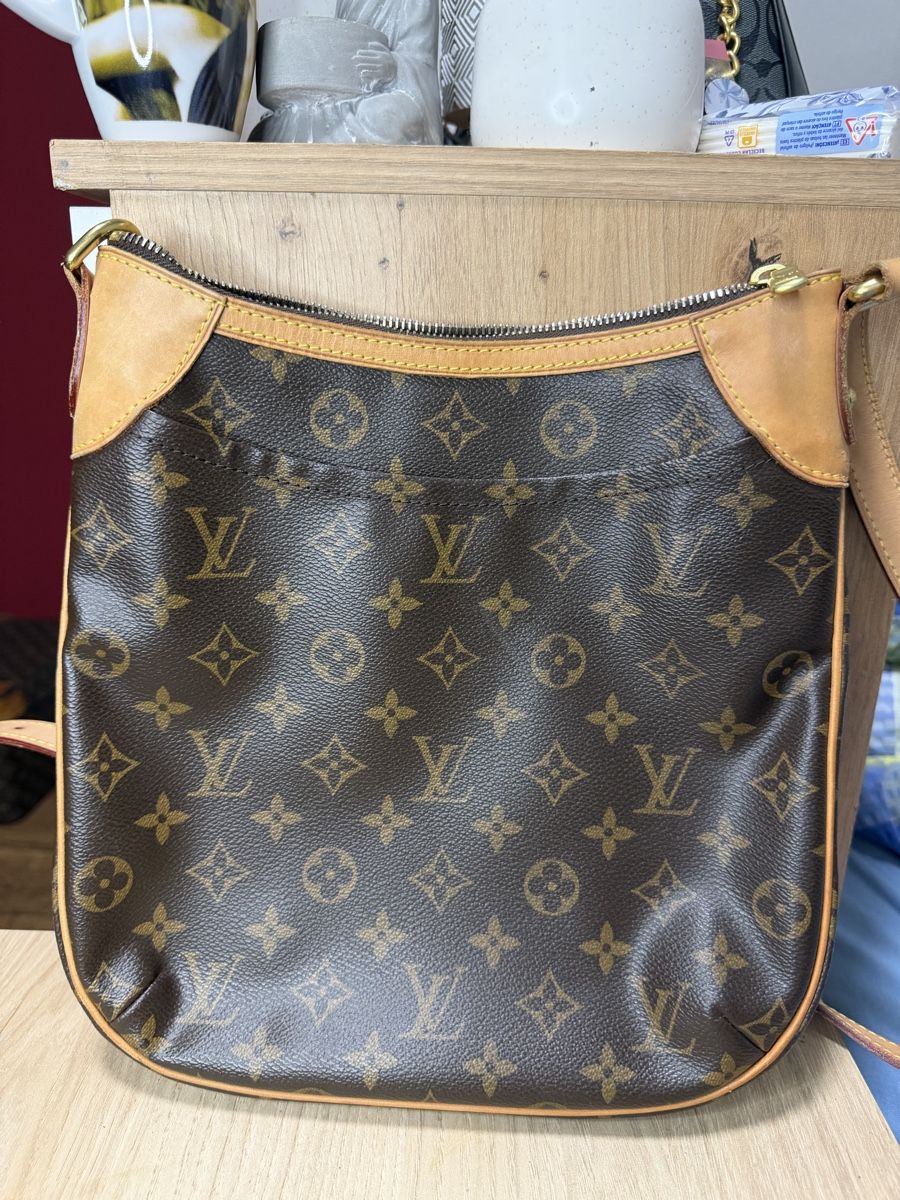 Louis Vuitton Taschen: Sac Louis Vuitton Odéon PM Monogram  – Gebraucht aus Fétigny von lab_6dry 2